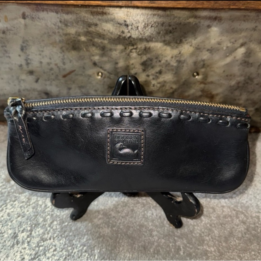 Dooney & Bourke Vintage HTF Florentine Cosmetic Case in black